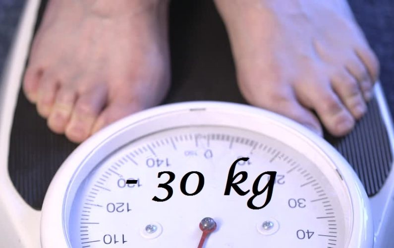 659761765-wiegen-gewicht-waage-messgeraet-diaet-fuss-mensch2.1